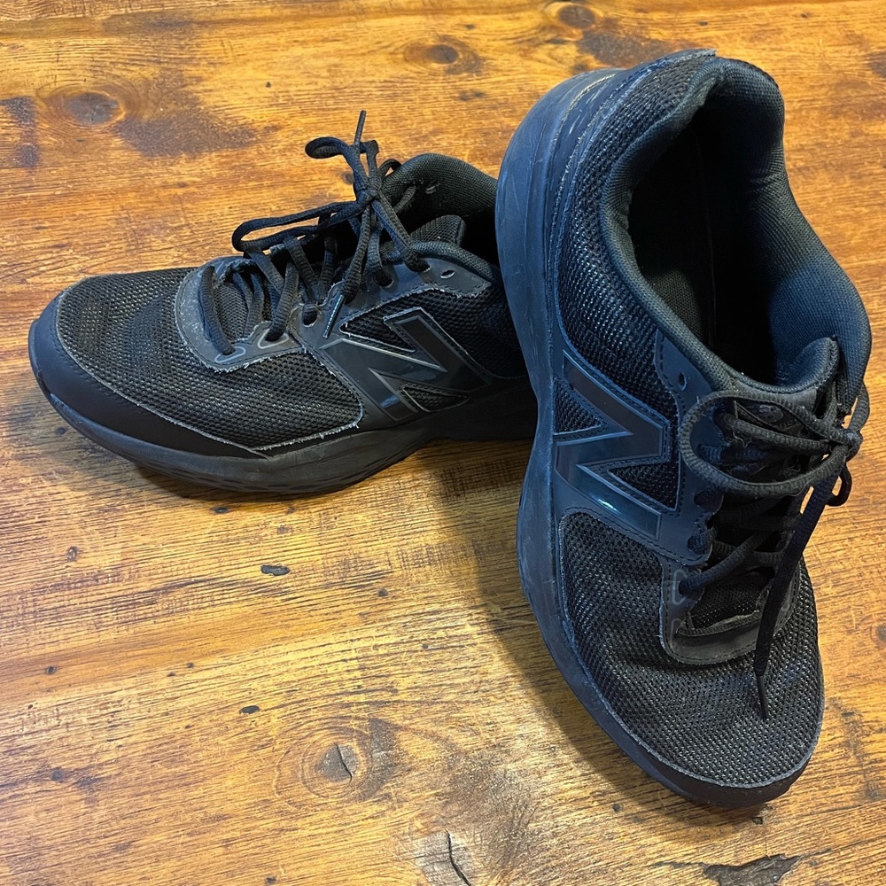 Black New Balance Men’s Sneakers 517 Size 12